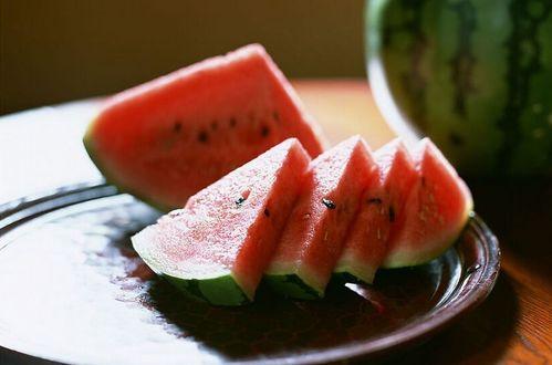 诗歌吃瓜,品味古典诗意中的瓜果时光